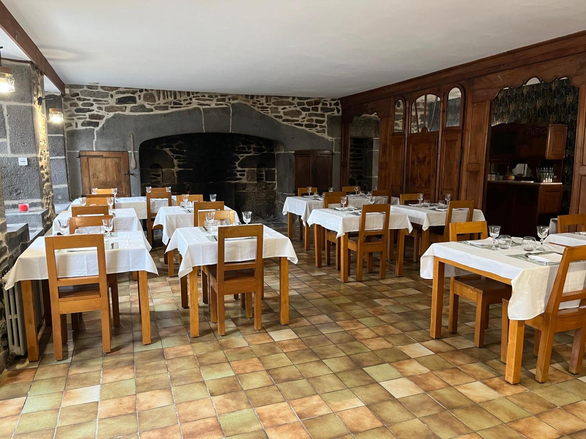 Gite-Auberge Du Pont De Lanau Neuvéglise Zewnętrze zdjęcie